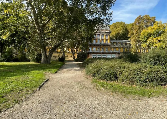 Апартаменты Margaret Next To The Lukacs View To The Danube River *