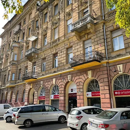 Apartment Margaret Next To The Lukacs With Panorama Danube Budapest
