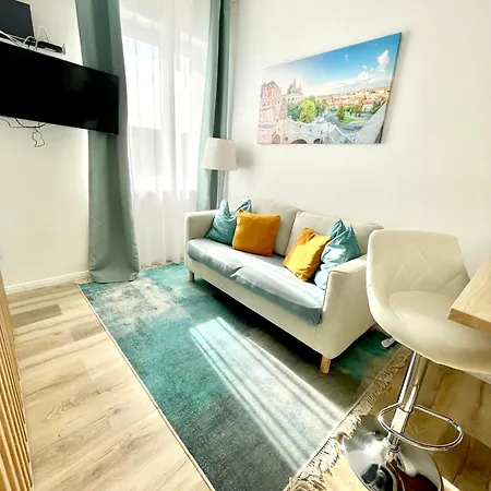 Apartment Margaret Next To The Lukacs With Panorama Danube *