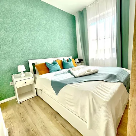 Margaret Next To The Lukacs With Panorama Danube Apartment Budapest