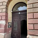 Appartement Margaret Next To The Lukacs View To The Danube River Budapest