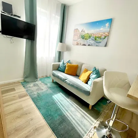 Apartment Margaret Next To The Lukacs With Panorama Danube